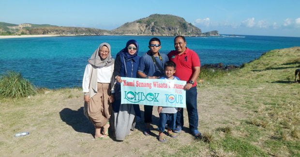 Wisata Lombok bapak Heri Pitono dan keluarga